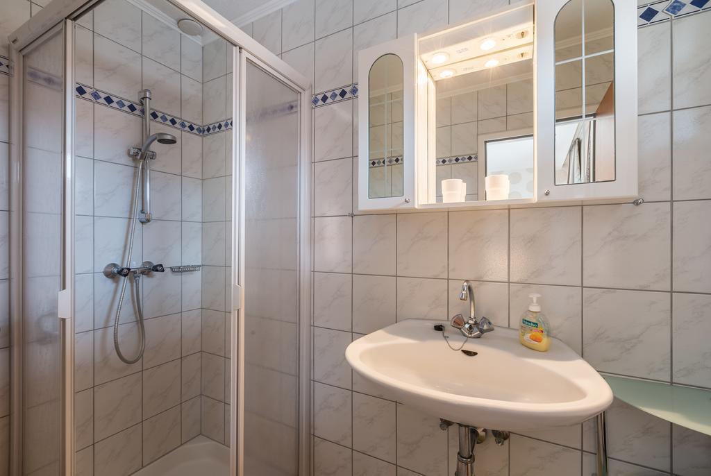 Gaestehaus - Doris - Wenzl Mörbisch am See Buitenkant foto