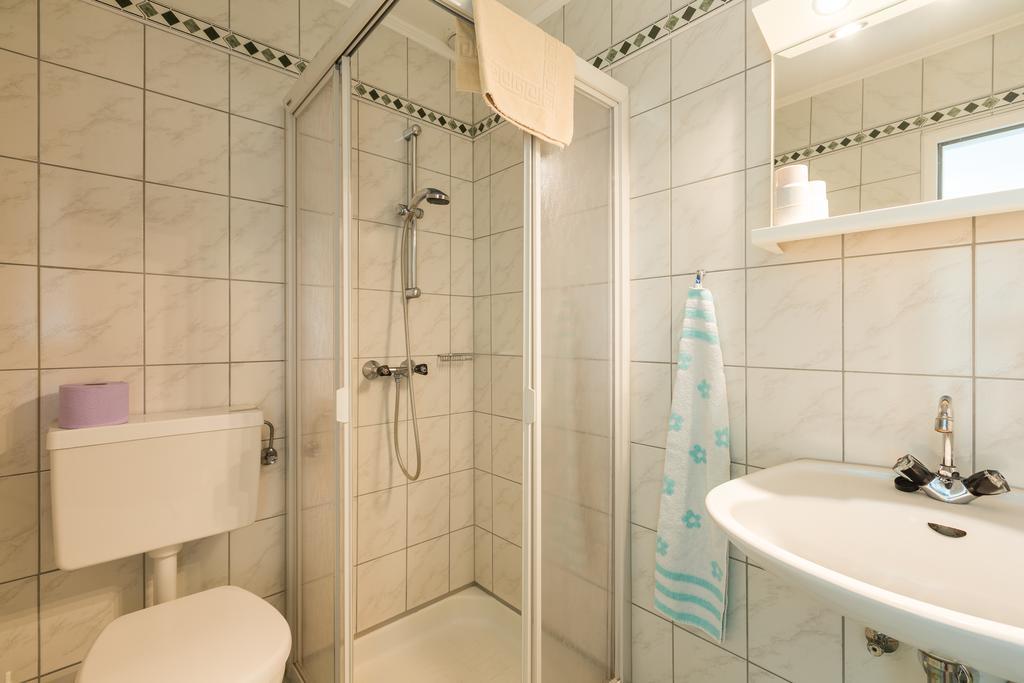 Gaestehaus - Doris - Wenzl Mörbisch am See Buitenkant foto