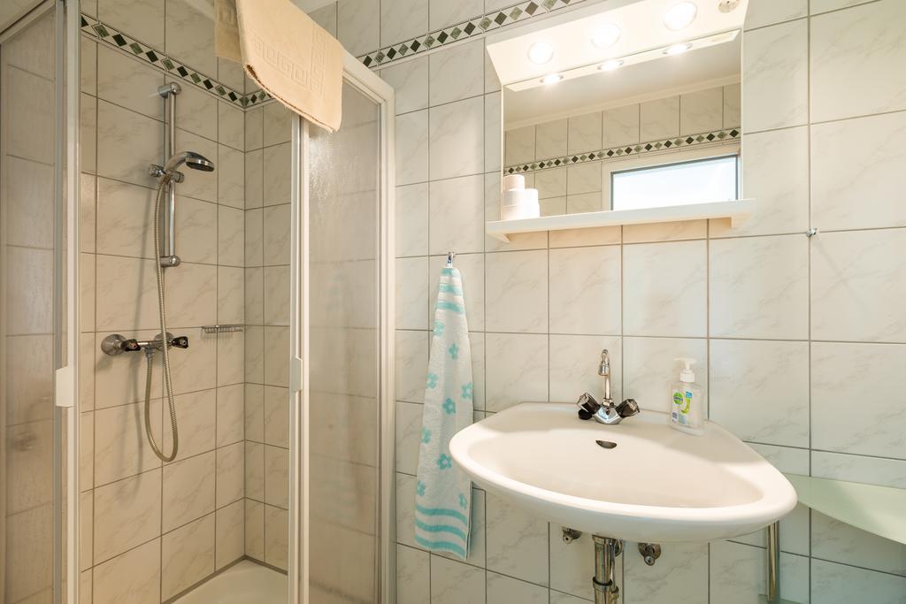 Gaestehaus - Doris - Wenzl Mörbisch am See Buitenkant foto
