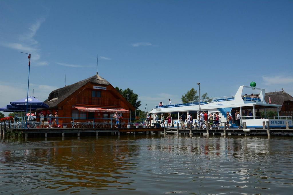 Gaestehaus - Doris - Wenzl Mörbisch am See Buitenkant foto